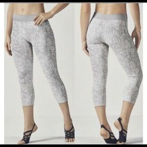 Brand new Fabletics Sebastian legging floral print and matching bra